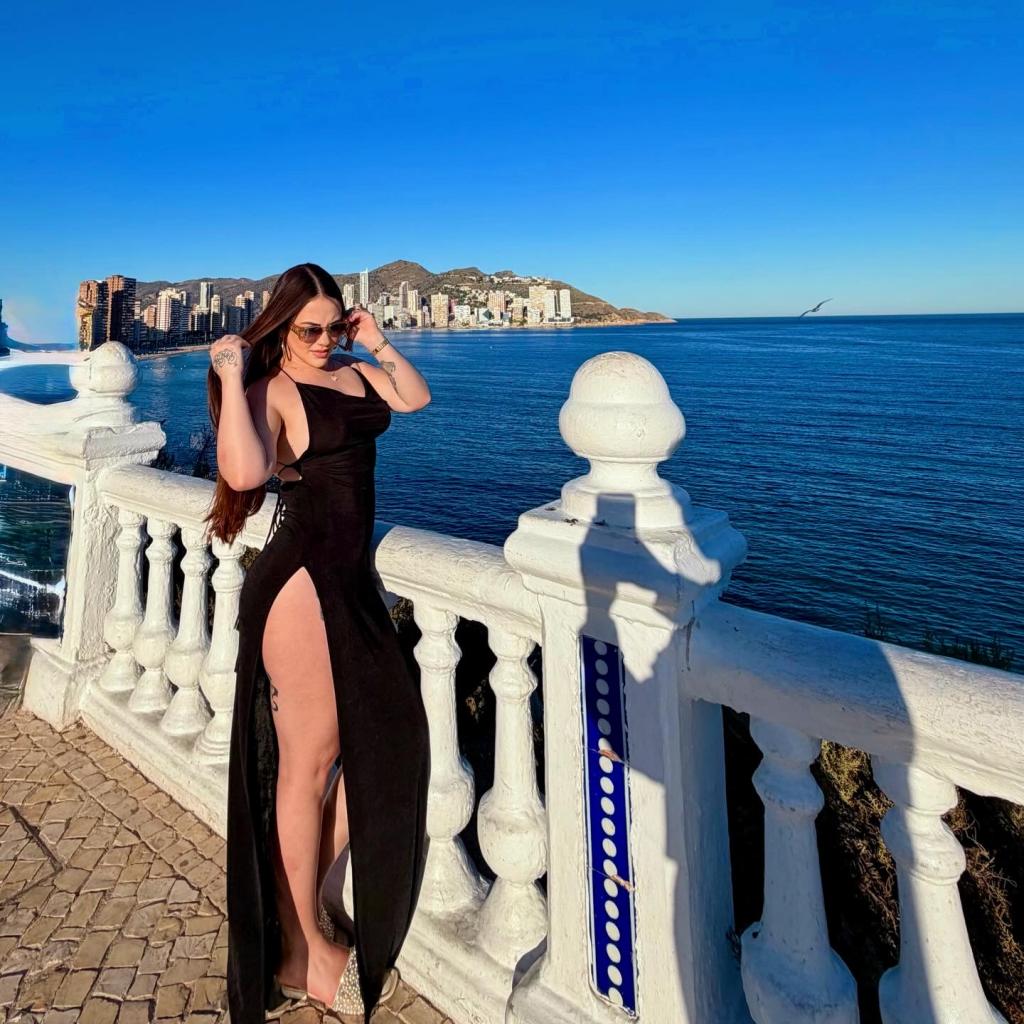 745046785: Chica busca chico en Alicante