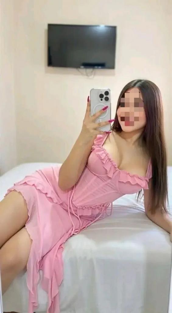 643509335: Chica busca chico en La Coruña