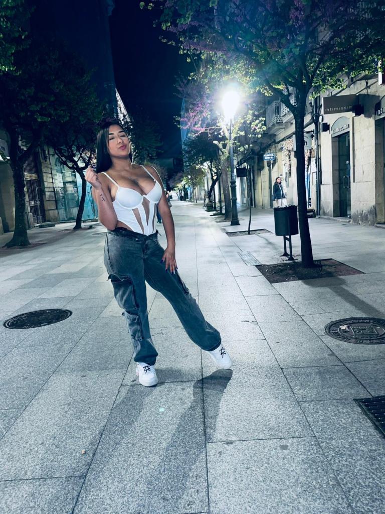 743008632: Chica busca chico en Madrid