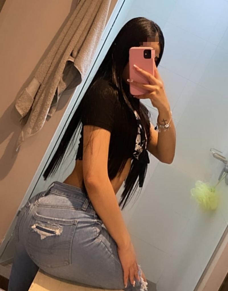 Chica busca chico en Cádiz: 