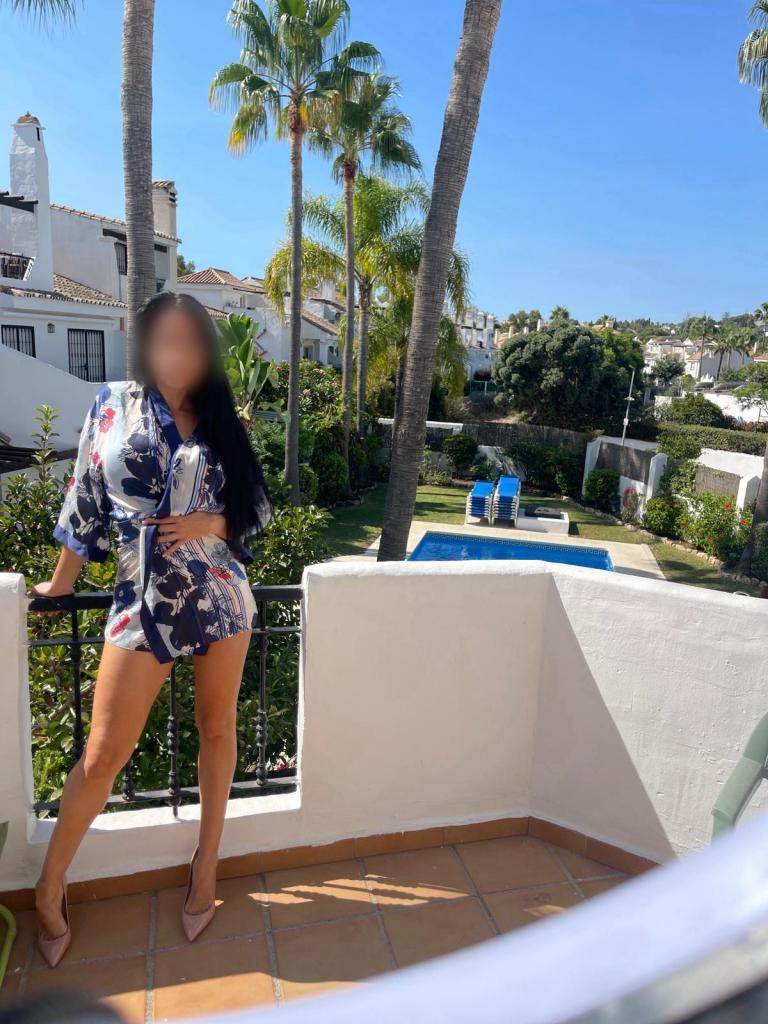 622811100: Chica busca chico en Gerona