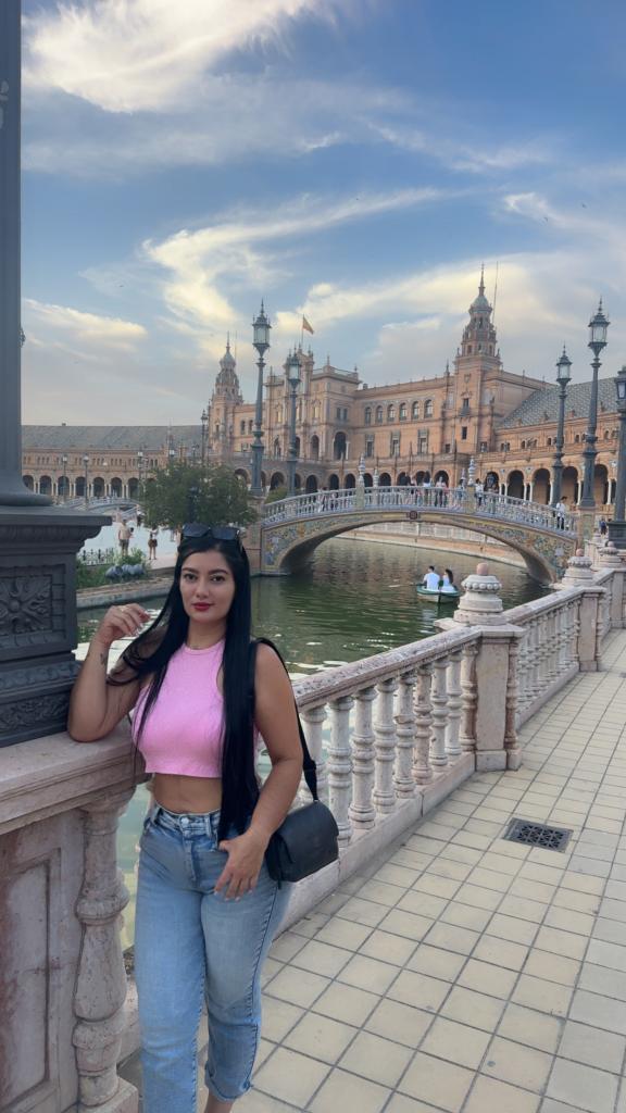 695711394: Chica busca chico en Sevilla