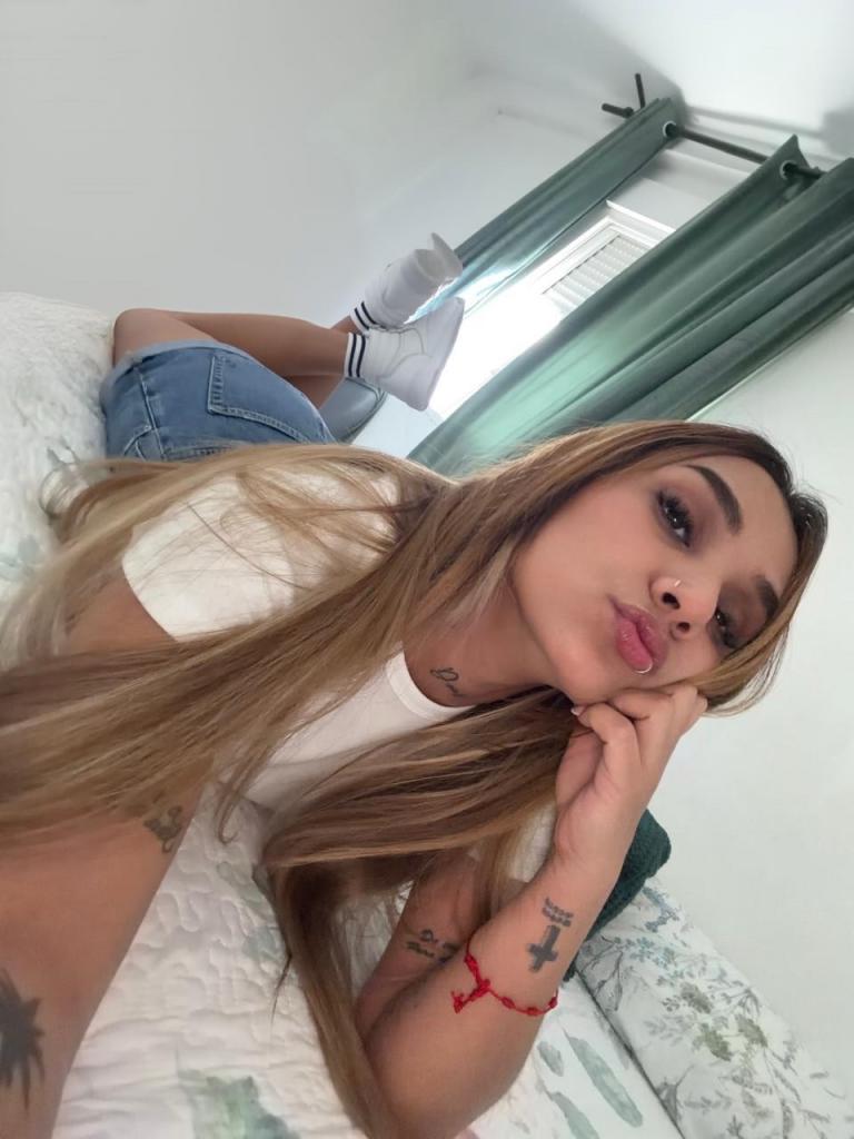 Chica busca chico en Granada: Chica busca chico