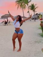 664561593: Chica busca chico en Valencia