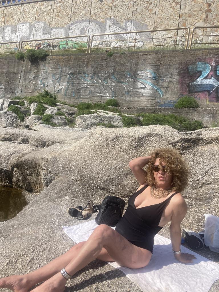 698195418: Chica busca chico en La Coruña