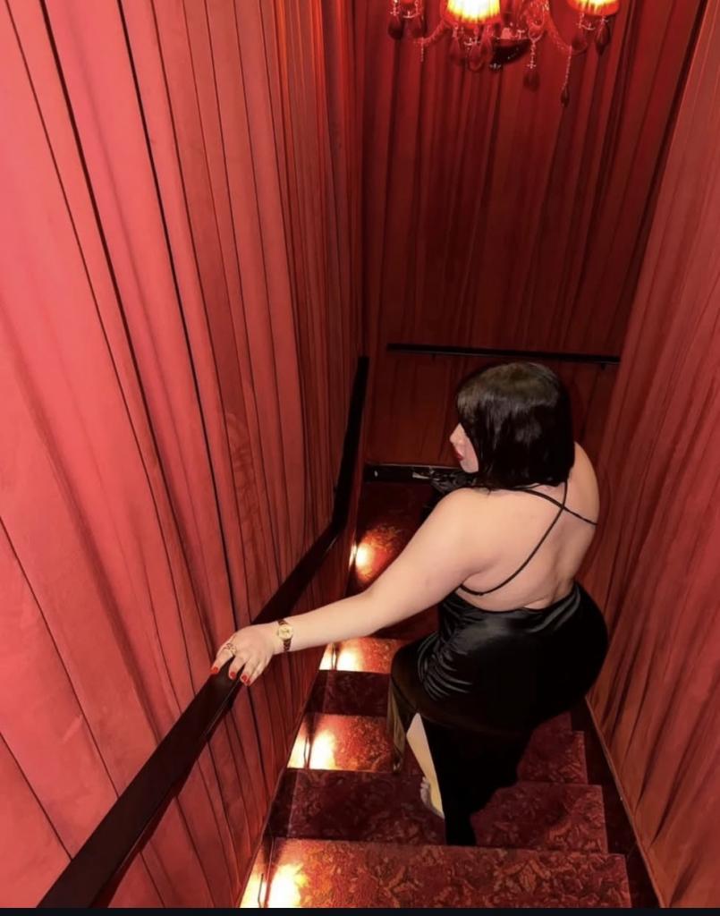 621093611: Chica busca chico en Granada
