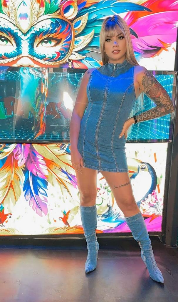 607296166: Chica busca chico en Barcelona