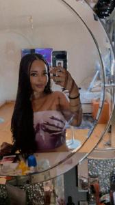 697729277: Chica busca chico en Almería