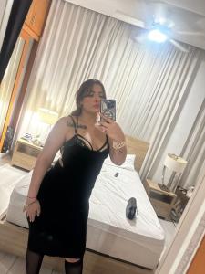 670429695: Chica busca chico en Sevilla