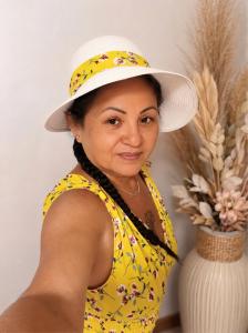 671346583: Chica busca chico en Sevilla