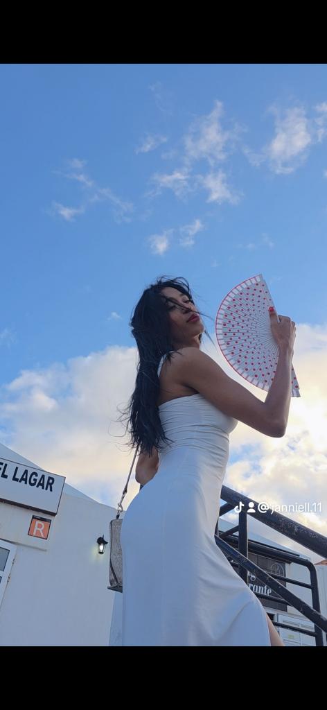 Chica busca chico en Tenerife: 