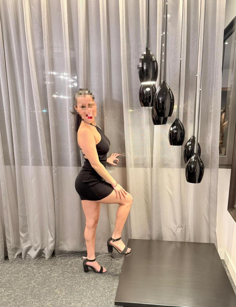 674029827: Chica busca chico en Sevilla