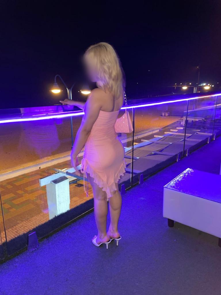 662276335: Chica busca chico en Cádiz