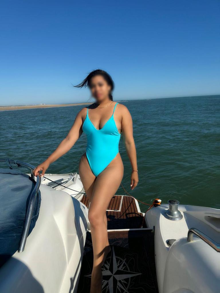 Chica busca chico en Cádiz: 