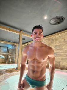 664791199: Chico busca chica en Málaga