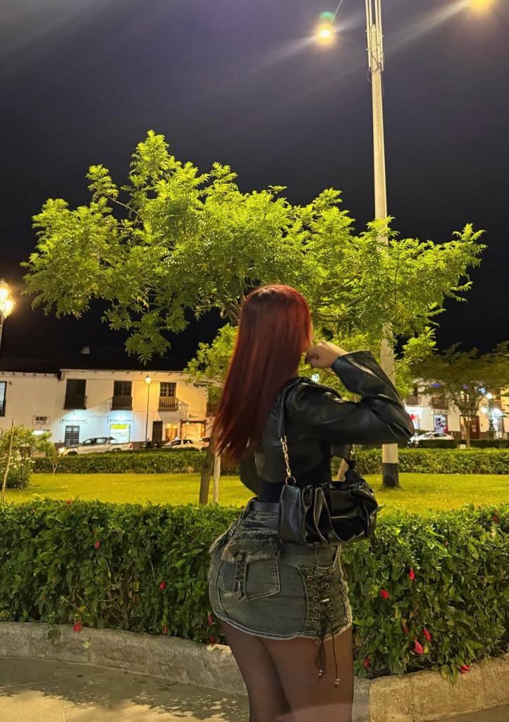 647297745: Chica busca chico en Valencia