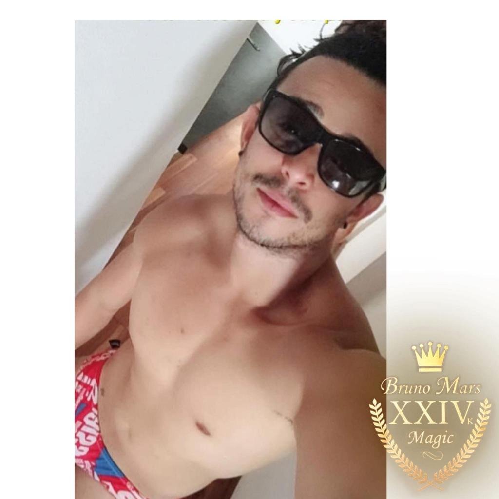 Chico busca chica en Gerona: 