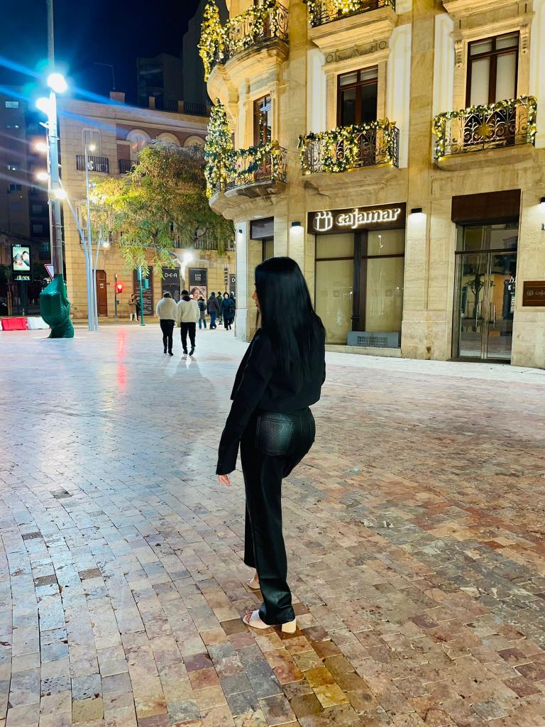 Chica busca chico en Almería: 