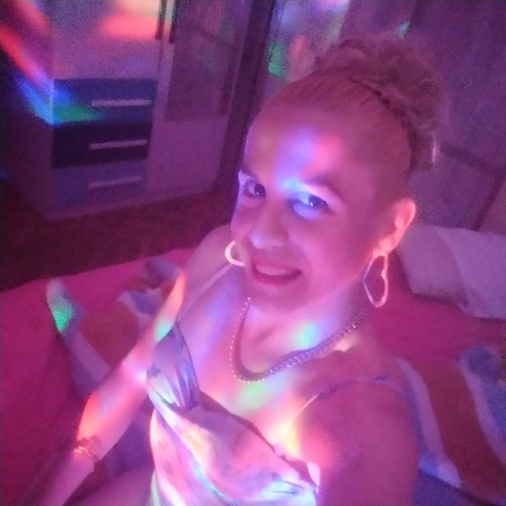 602505454: Chica busca chico en Guipúzcoa