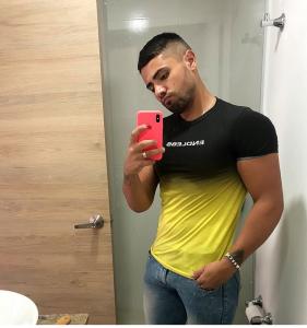 643252843: Chico busca chica en Badajoz