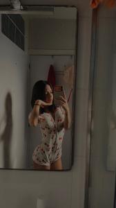 672421590: Chica busca chico en Granada