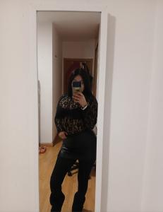 633052089: Chica busca chico en Asturias