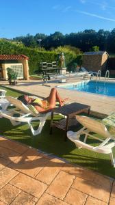 614896866: Chica busca chico en León