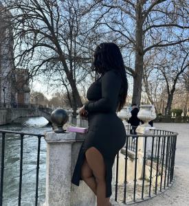 643907628: Chica busca chico en Barcelona