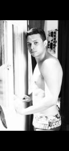 672586779: Chico busca chica en Gerona