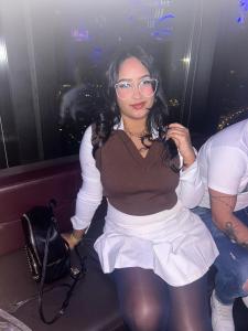 614881102: Chica busca chico en Sevilla