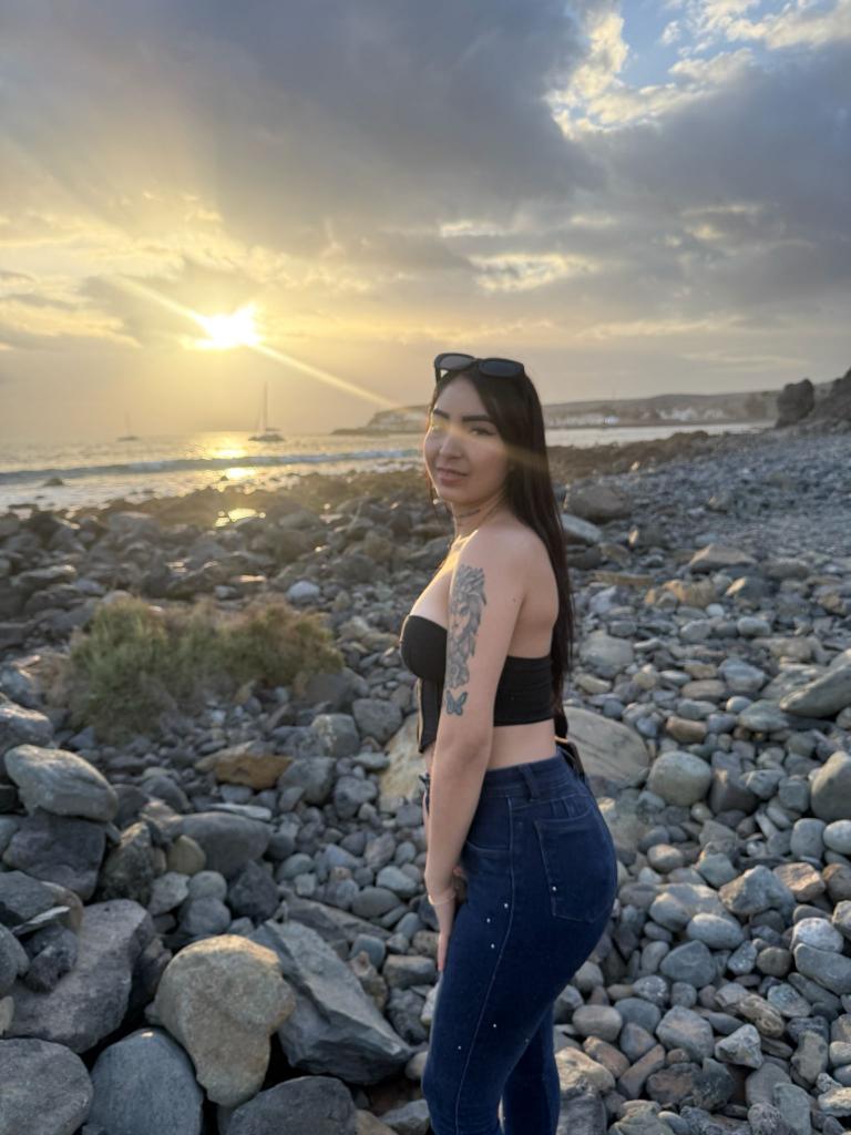 663156807: Chica busca chico en Las Palmas