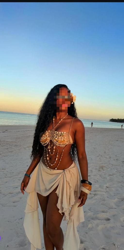 677670501: Chica busca chico en Cádiz