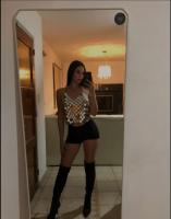 654479341: Chica busca chico en Barcelona