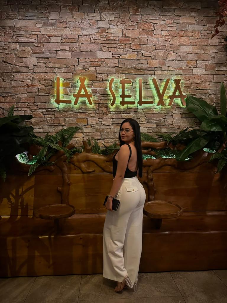 604384406: Chica busca chico en Málaga