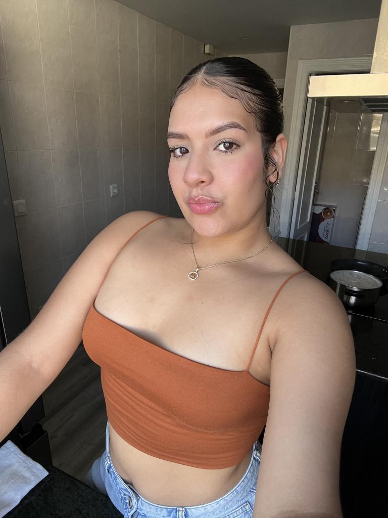 663887860: Chica busca chico en Valladolid