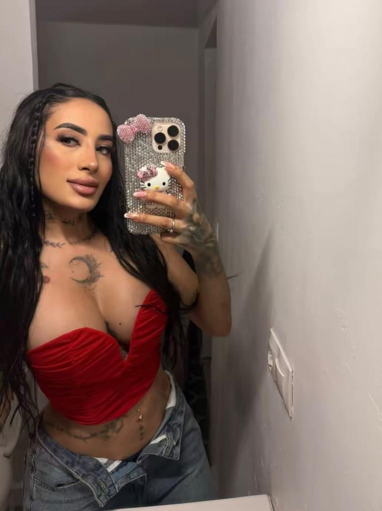 623766561: Chica busca chico en Mallorca