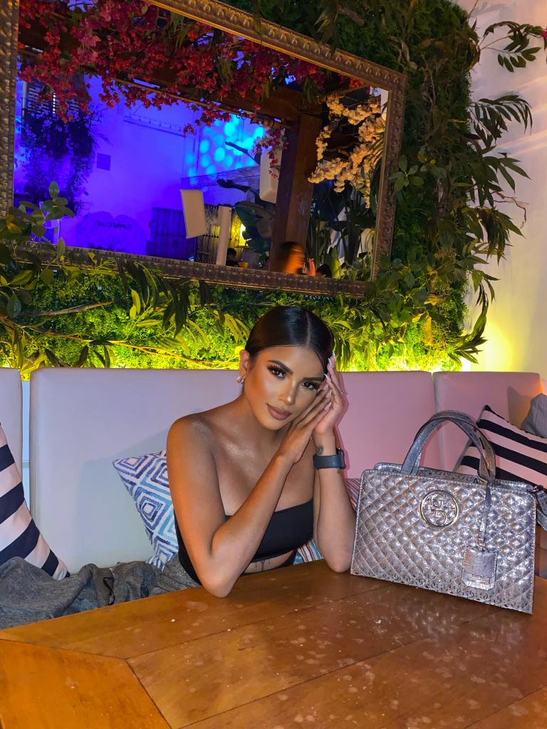664282362: Chica busca chico en Málaga