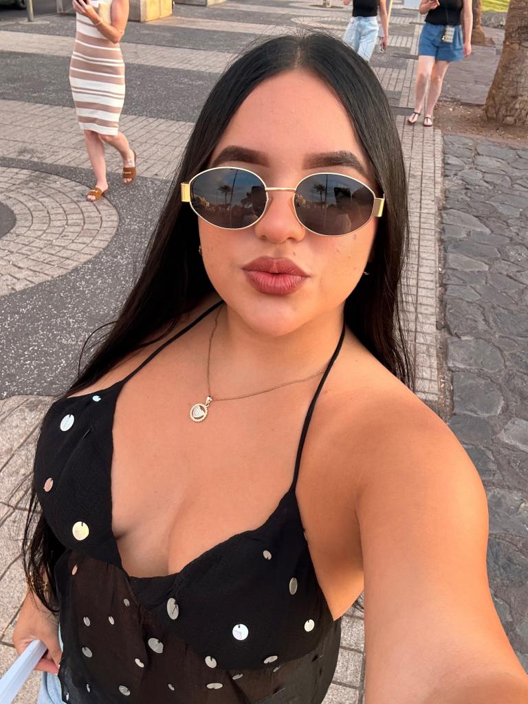 Chica busca chico en Tenerife: 