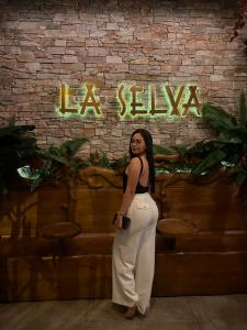 604384406: Chica busca chico en Málaga