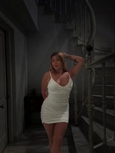 664248198: Chica busca chico en Sevilla
