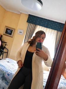 697256156: Chica busca chico en Madrid