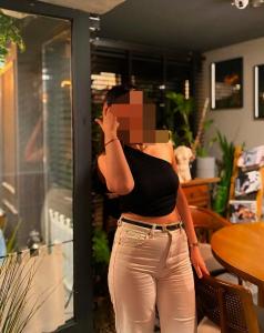667805336: Chica busca chico en Madrid