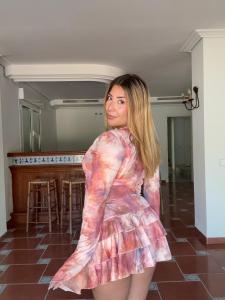 664248198: Chica busca chico en Sevilla