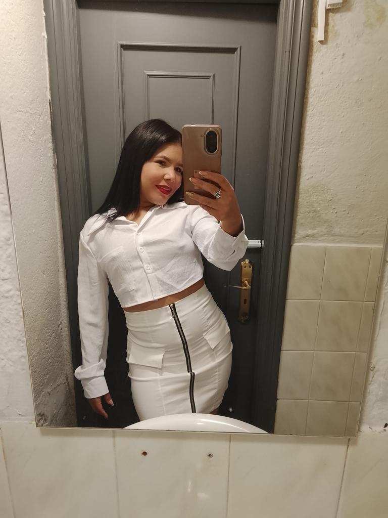 613829931: Chica busca chico en Pontevedra