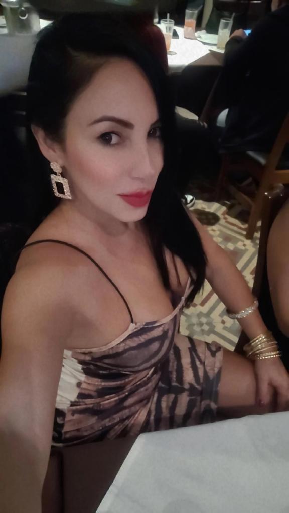 657589483: Chica busca chico en León