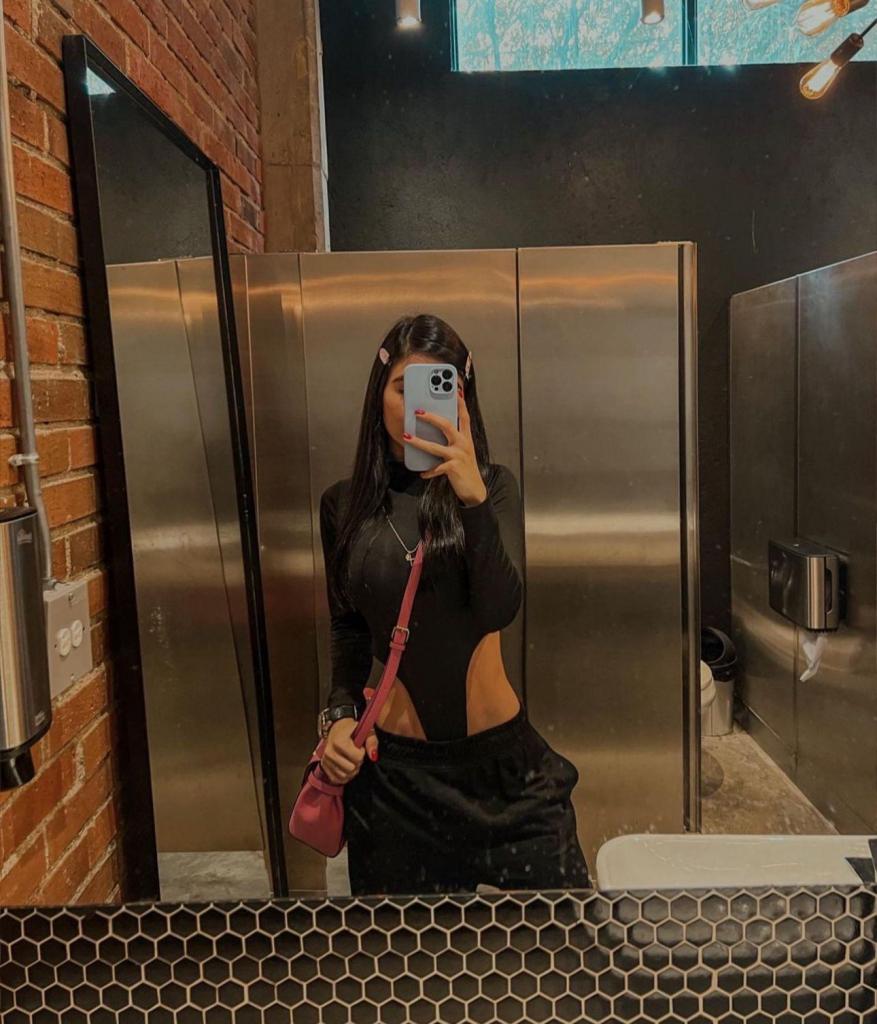 604110524: Chica busca chico en Granada
