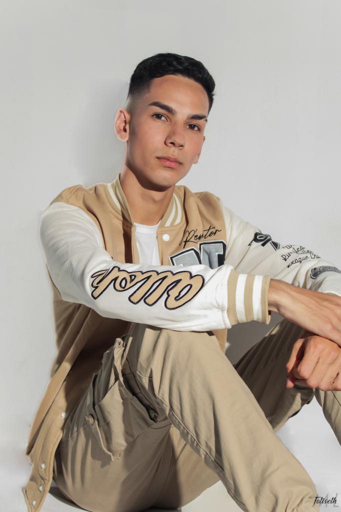 661136979: Chico busca chica en Murcia