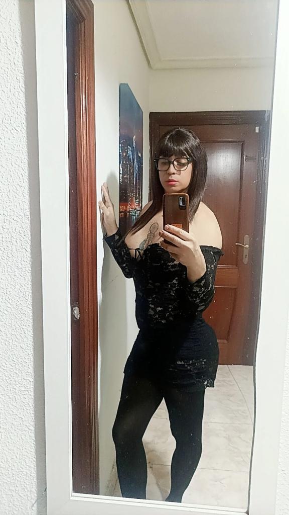 604958210: Travesti en León