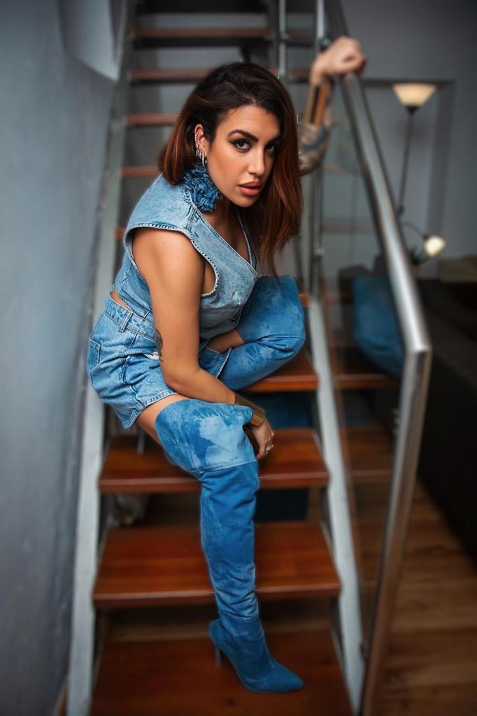 611153853: Chica busca chico en Sevilla