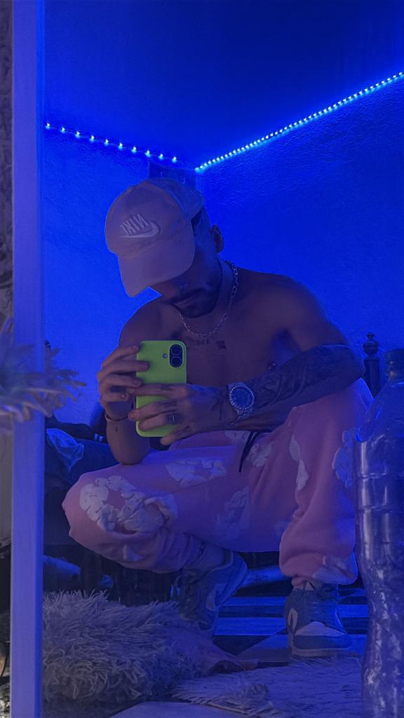 Chico busca chica en Málaga: 